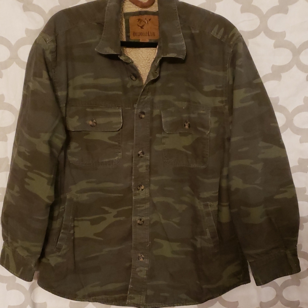 Men's Outdoor Life Jacket. Camo. Medium
